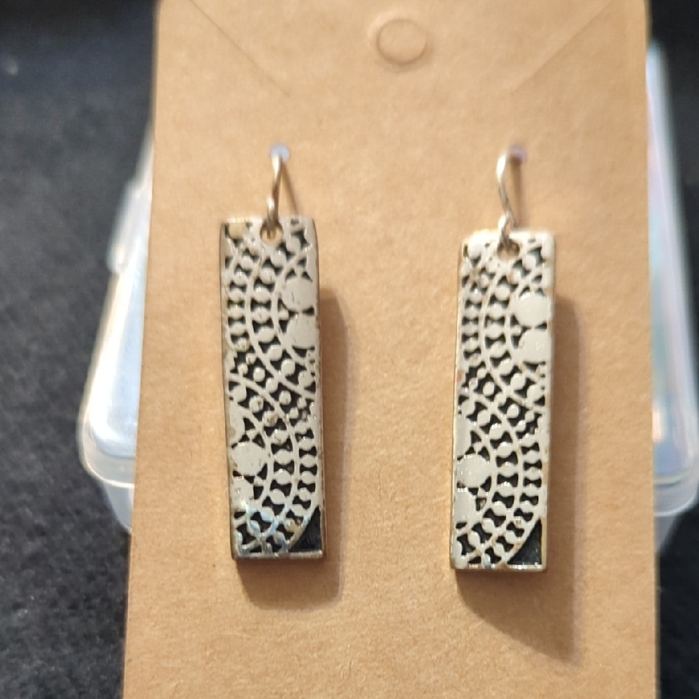 Premier Designs Silver Tone Patterned Rectangle Statement Earrings - Picture 2 of 4